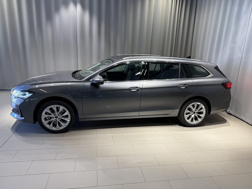 Bild 2 av Škoda Superb iV Combi SELECTION 1,5 TSI 204 HK LADDHYBRID