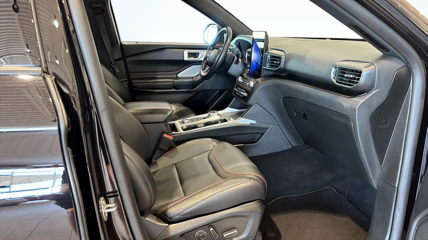 Bild 3 av Ford Explorer Plug-In Hybrid V6-PHEV, 457hk, Pano 7-sits B&O