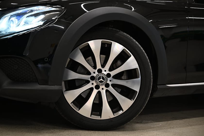 Bild 3 av Mercedes-Benz E 220 d 4MATIC All-Terrain 9G 194HK Automat|Drag|Värmare