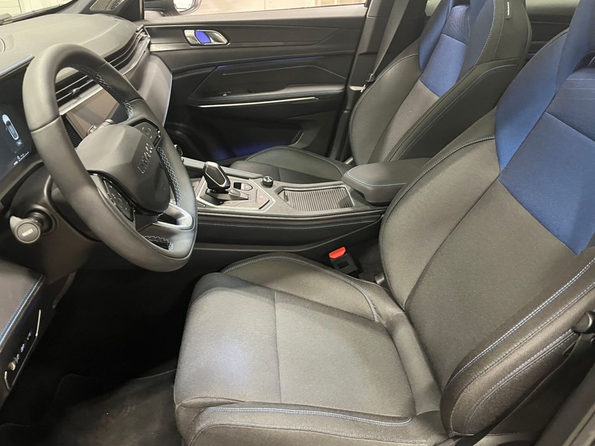 Lynk & Co 01 2023 - miniatyr 6