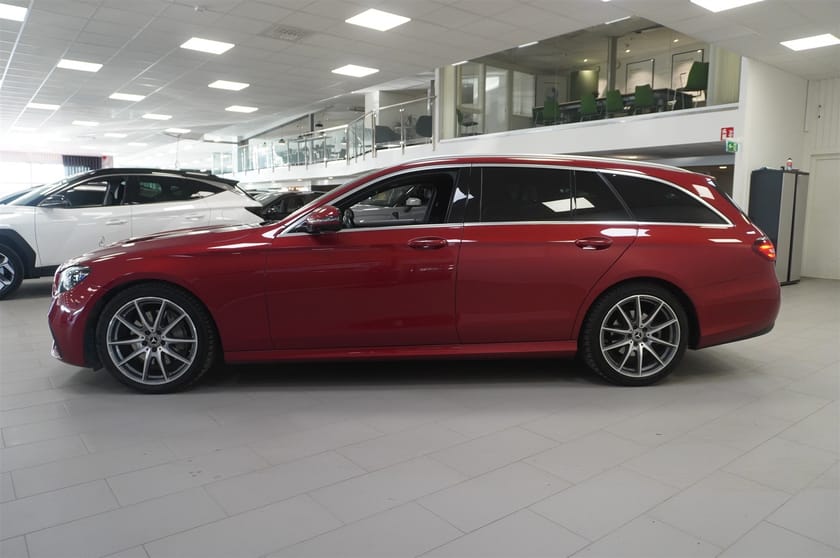 Bild 3 av Mercedes-Benz E 220 T d 9g-Tronic Amg-Line Panorama Drag Burmester