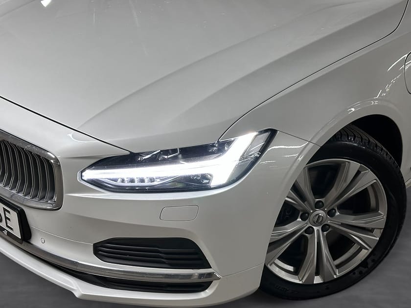 Bild 2 av Volvo V90 RECHARGE|T6 AWD|GEARTRONIC|MOMENTUM|MOMS|KAMERA|CARPLAY