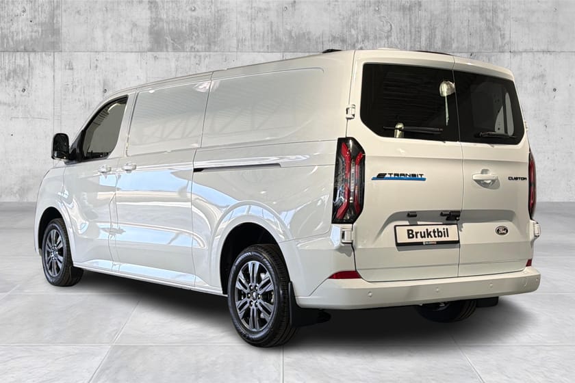 Bilde 3 av Ford E-Transit Custom 340 218hk RWD L2 Limited / Takstativ / ACC / Krok