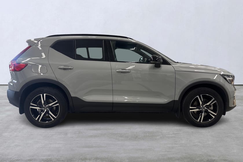 Bild 3 av Volvo XC40 B3 FWD Bensin Plus Dark
