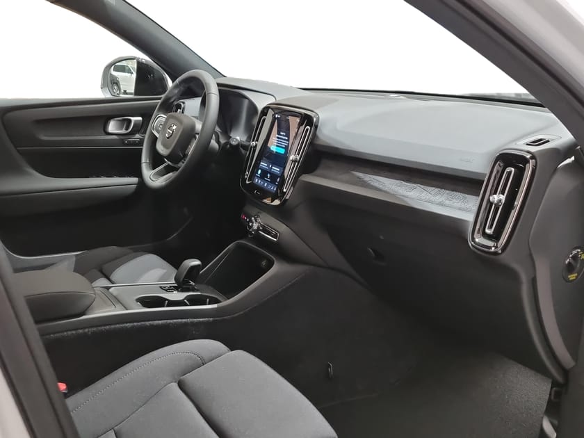 Bild 4 av Volvo EX40 Single Motor Extended Range ExtendedRange Plus SE - Demo