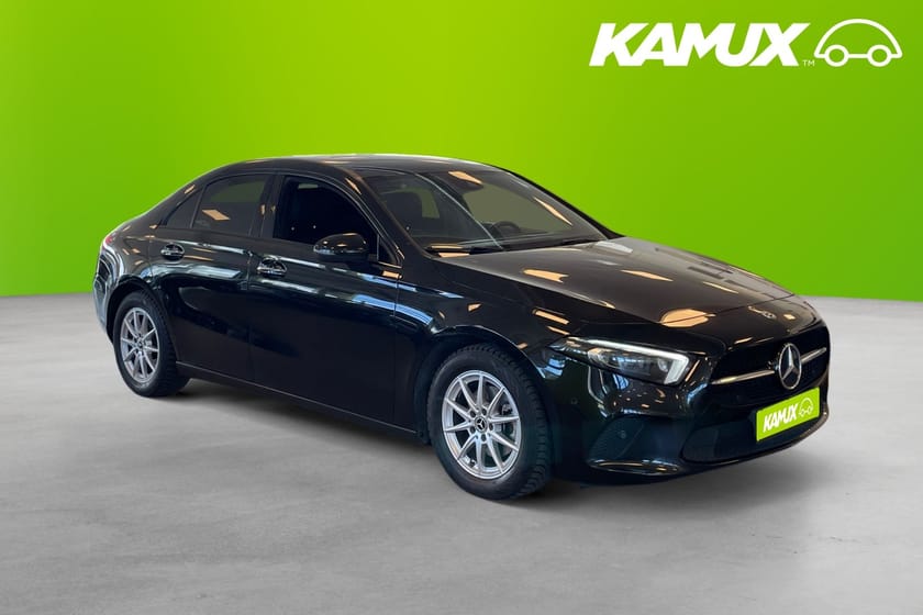 Bild 1 av Mercedes-Benz A 180 d Sedan Premium Night Wide CarPlay Kamera Navi