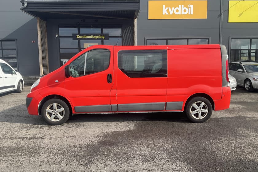 Bild 2 av Renault Trafic Skåpbil 2.0 dCi Skåp/Buss (115hk) Reparationsobjekt