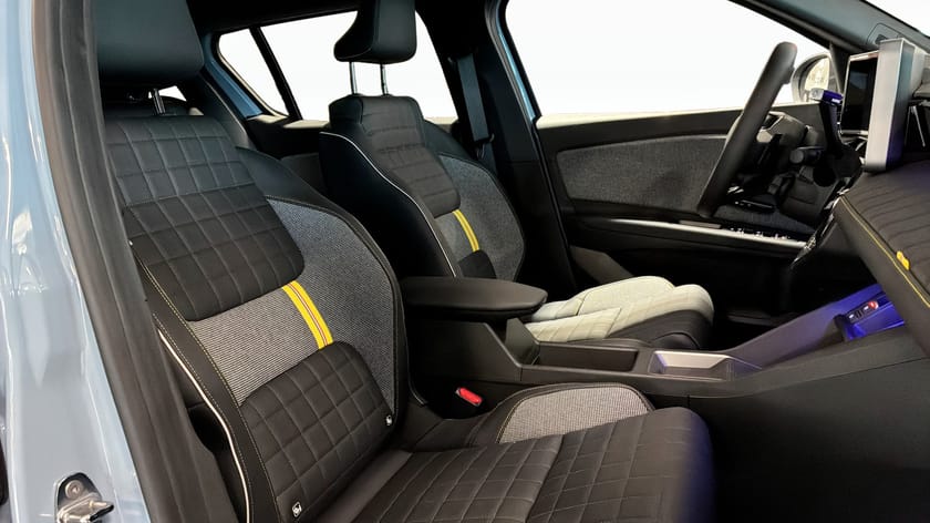 Bild 3 av Renault 4 E-Tech ICONIC 52kWh DEMOBIL