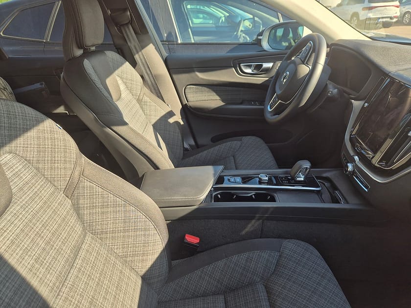 Bild 5 av Volvo V90 T6 Recharge Core Bright plug in AWD 350HK 4x4