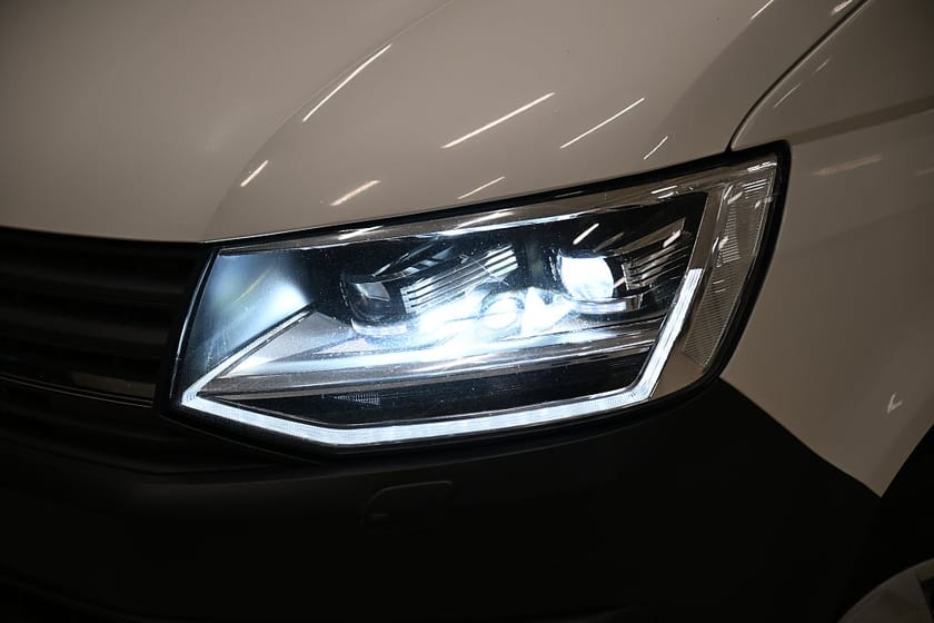 Bild 3 av Volkswagen Transporter Chassi Dubbelhytt 4Motion 150HK Dubbelhytt|Kåpa|Inredd|LED|Sortimo|SeUtr!