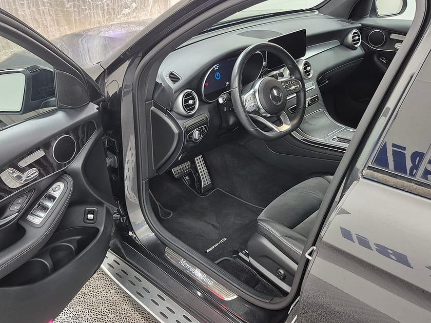 Bild 2 av Mercedes-Benz GLC 300 de 4MATIC AMG 306HK 4x4