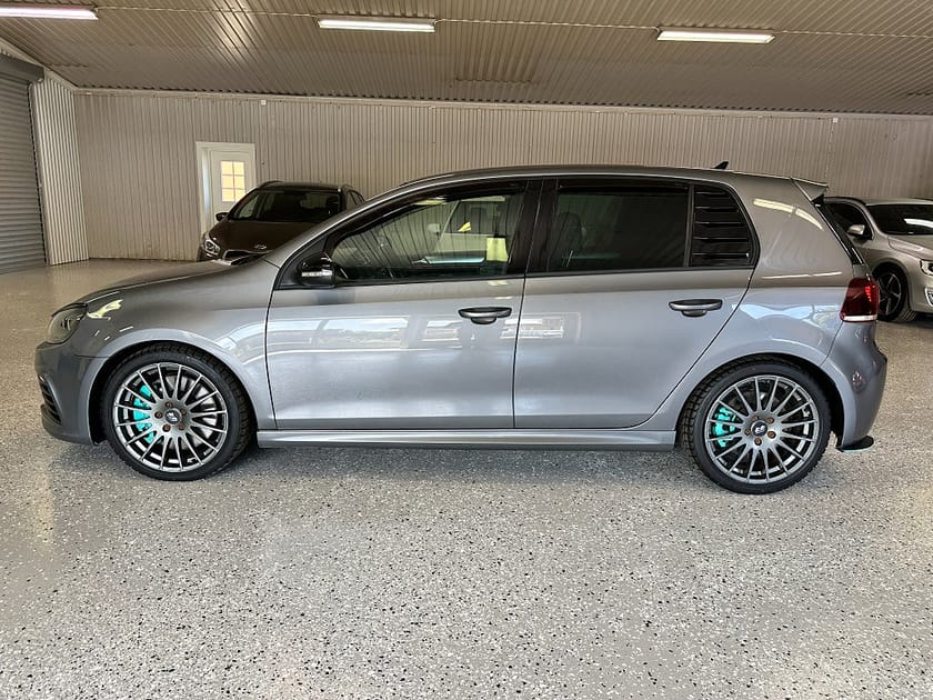 Bild 2 av Volkswagen Golf  R 5-dörrars 2.0 TSI 4Motion GPS PDC Skinn
