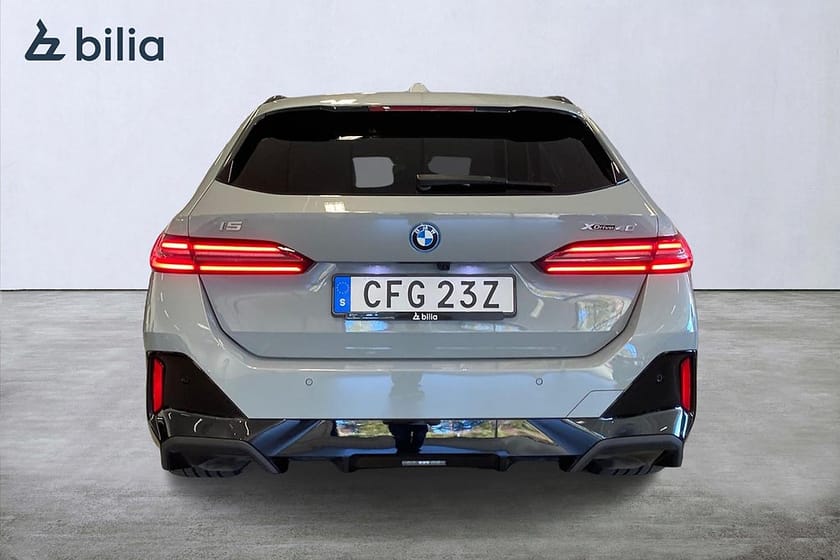Bild 4 av BMW i5 xDrive40 Touring xDrive 40 | M Sport Pro | Innovation | Drag | 360