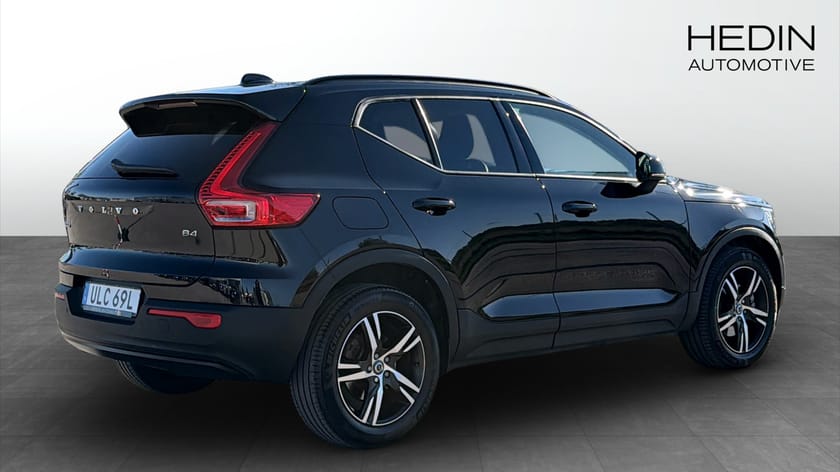 Bild 2 av Volvo XC40 B4 Momentum Advanced Dark