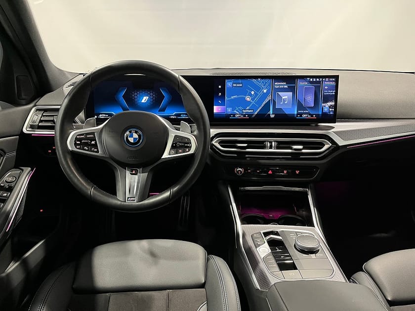 Bild 3 av BMW 330e Sedan M-Sport Drag Adaptiv Farthållare