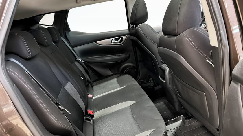 Bild 5 av Nissan Qashqai N-Connecta 6M/T ROOF PACK / Panoramatak / 360° kamera /