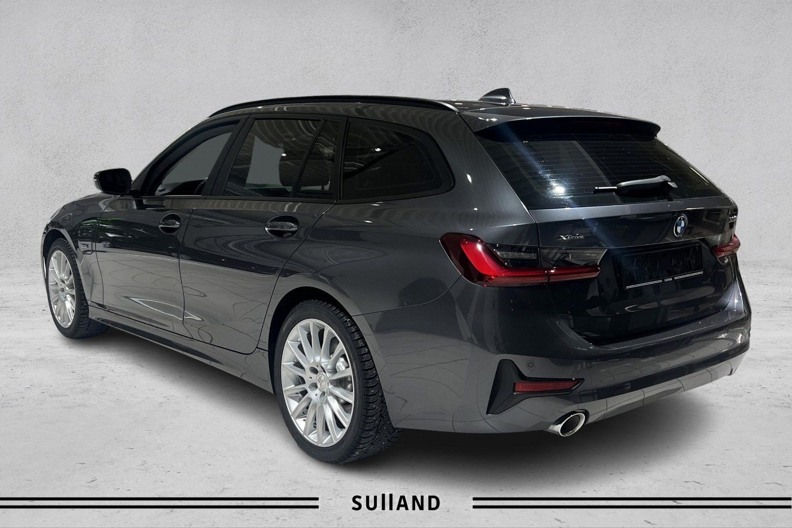 Thumnail bilde 2 av BMW 330e xDrive Touring