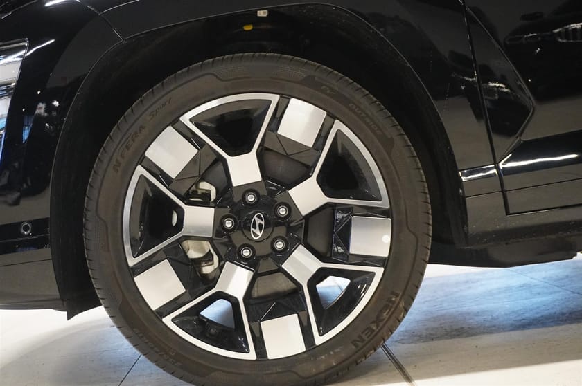Bild 4 av Hyundai Kona Electric Long Range EV 65 kWh Advanced 512km Wltp Adaptiv Farthållare Backkamera