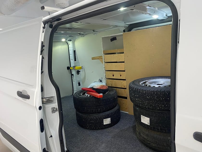 Bild 4 av Ford Transit Custom 290 L2 2.0 TDCi SelectShift Drag Nybes Nyserv