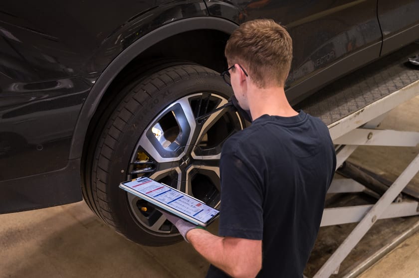 Så testar Oscar begagnade bilar bakgrundsbild