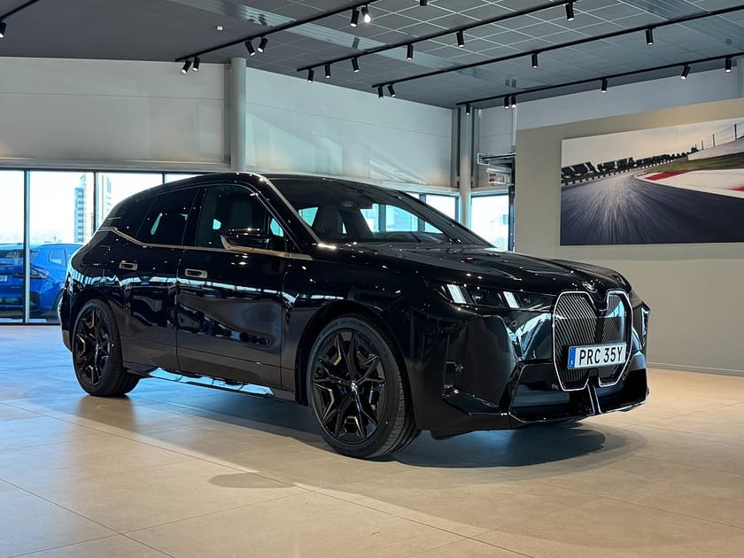 Bild 3 av BMW iX xDrive60 M Sport Pano H/K D/A Pro Head-Up Drag 4,95%