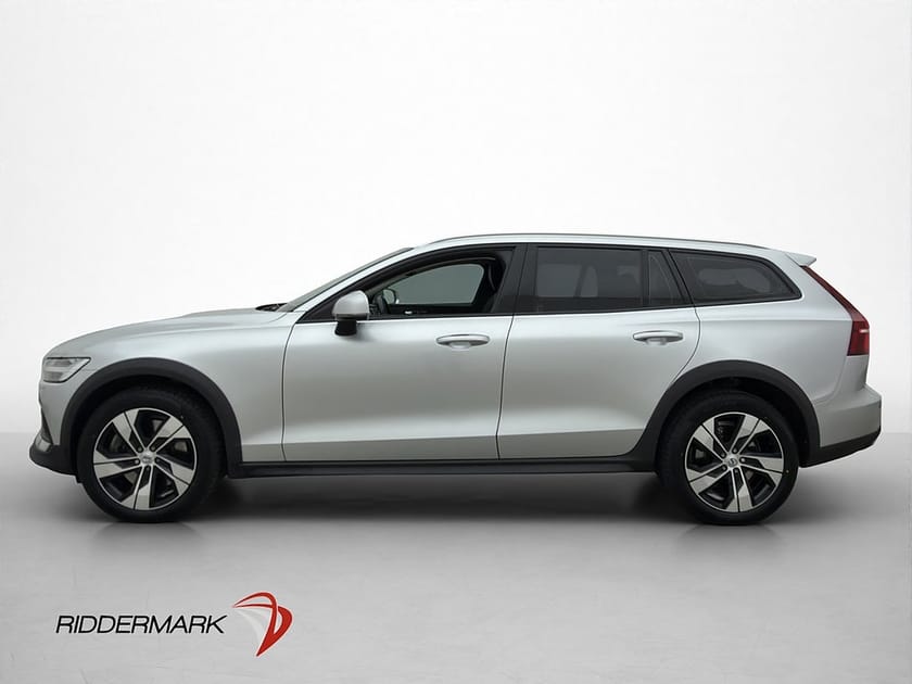 Bild 2 av Volvo V60 Cross Country D4 AWD Pano VOC H/K Kamera CarPlay