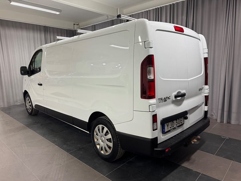 Bild 3 av Renault Trafic Skåpbil L2 LÅNG 2.0 dCi Euro 6 drag, värmare, Moms