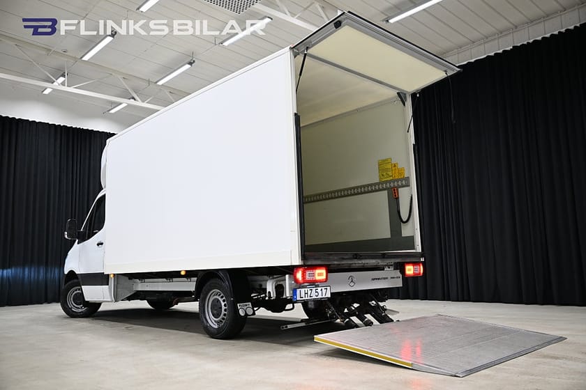 Bild 2 av Mercedes-Benz Sprinter 316 CDI Chassi 163HK 7G+ Automat|Volymskåp|BG-Lyft|Lågmil|Moms