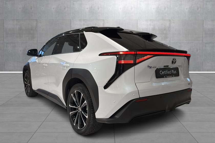 Bilde 3 av Toyota bZ4X AWD Executive Bi-Tone Panorama glasstak, TOPPMODELL!