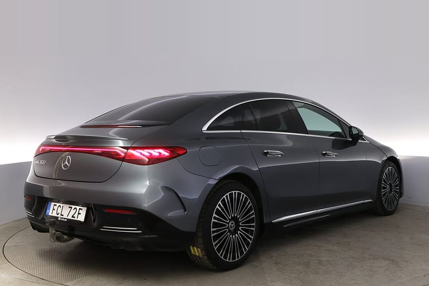 Bild 4 av Mercedes-Benz EQE 300 89 kWh AMG Drag Elstol BSM Kamera