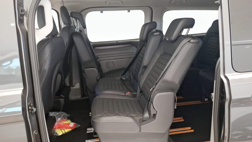 Bild 5 av Ford E-Tourneo Custom 340 TOURNEO TITANIUM 340L LWB ELMOTOR 160KWH 21