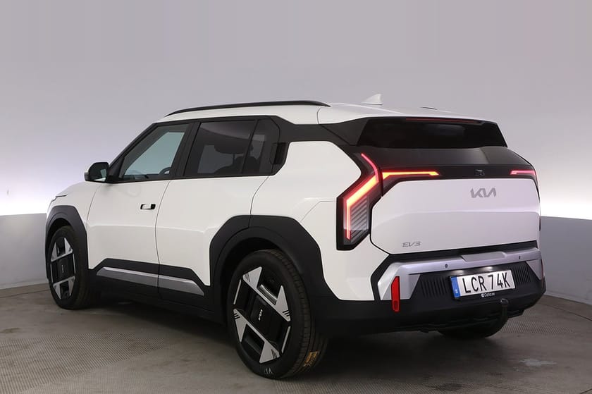 Bild 4 av Kia EV3 Long Range Plus Drag BLIS Kamera Elstol Läder LED