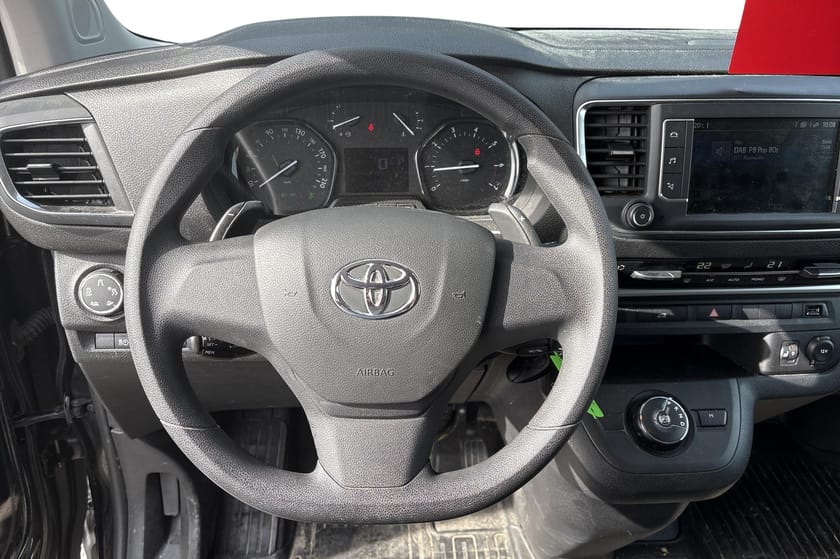 Bilde 4 av Toyota Proace Comfort I Medium I Black Pack I Tilhengerfeste