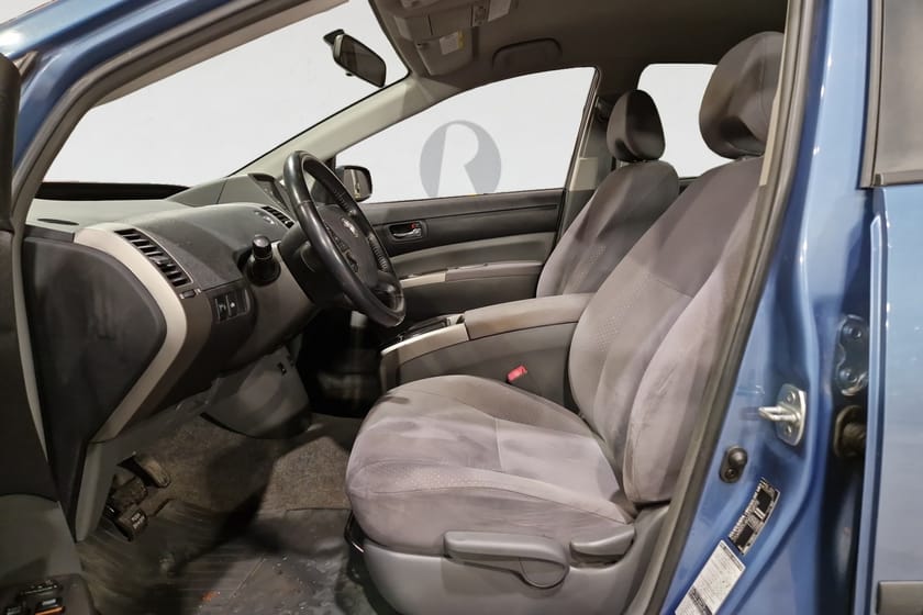 Bild 3 av Toyota Prius 1.5 VVT-i 112 HK AUT M&K 16300MIL 360KR/ÅR 16"