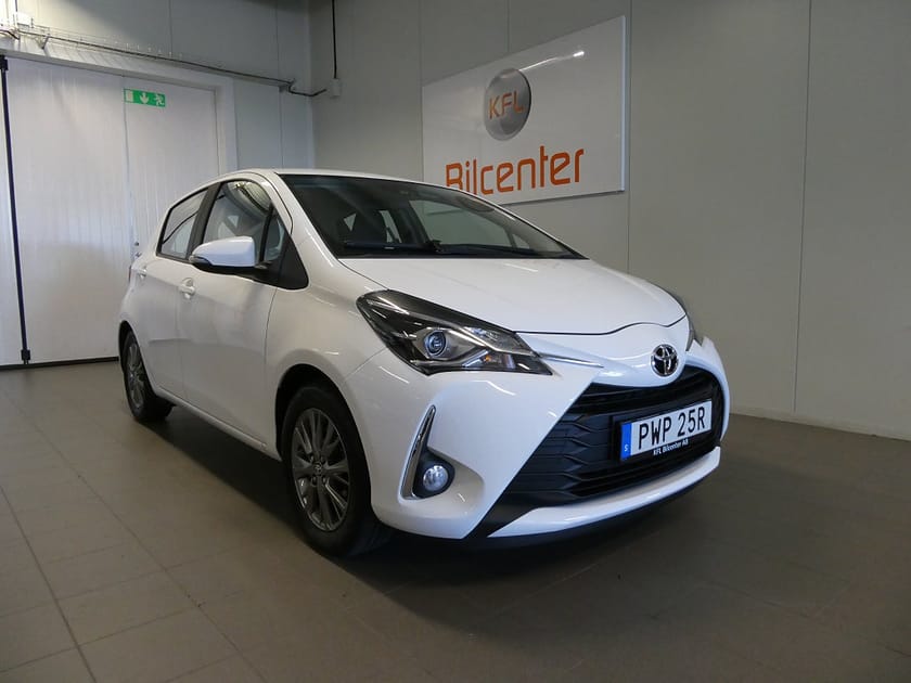 Bild 4 av Toyota Yaris 5-dörrar 1.5 VVT-iE Backkamera-Dubbdäck-Nyservad