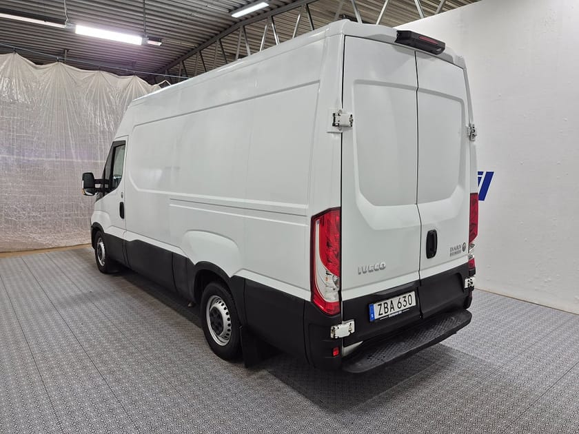 Bild 4 av Iveco Daily 35-140 Van HÖGSKÅP MED KYLA JTD 136HK