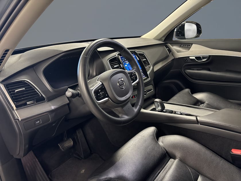 Bild 5 av Volvo XC90 7 Säten B5 AWD Diesel Plus Dark//Harman Kardon//Dragkrok//