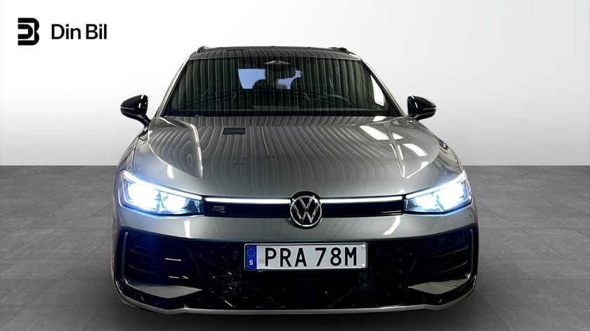 Bild 4 av Volkswagen Passat Sportscombi TDI193 DSG 4M R-Line Black / Drag / Värmare