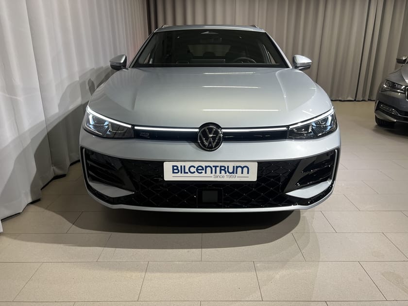 Bild 2 av Volkswagen Passat Variant eHybrid 272HK R-Line DRAG