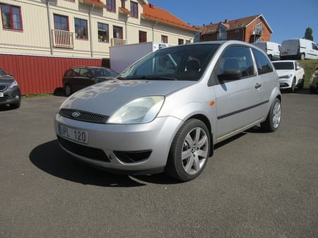 Ford Fiesta 3-dörrar 1.6 100 hk Besiktigad till 260630