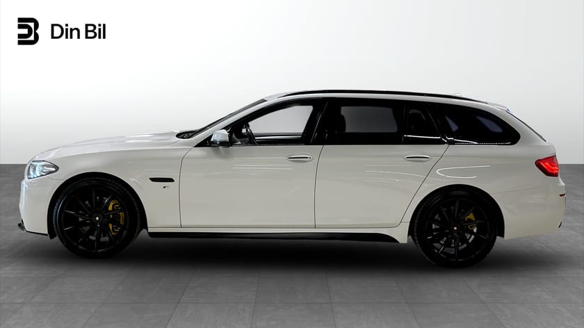 Bild 2 av BMW 530d xDrive Touring D 258hk M-Sport Drag B-Kam Värmare H/K Pano