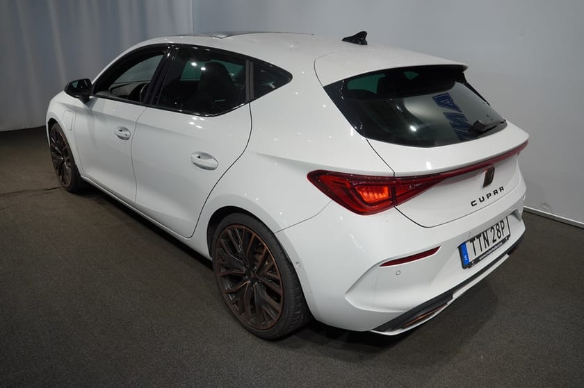 Bild 3 av CUPRA Leon e-Hybrid VZ 245 Hk Läder // Pano // Elstol