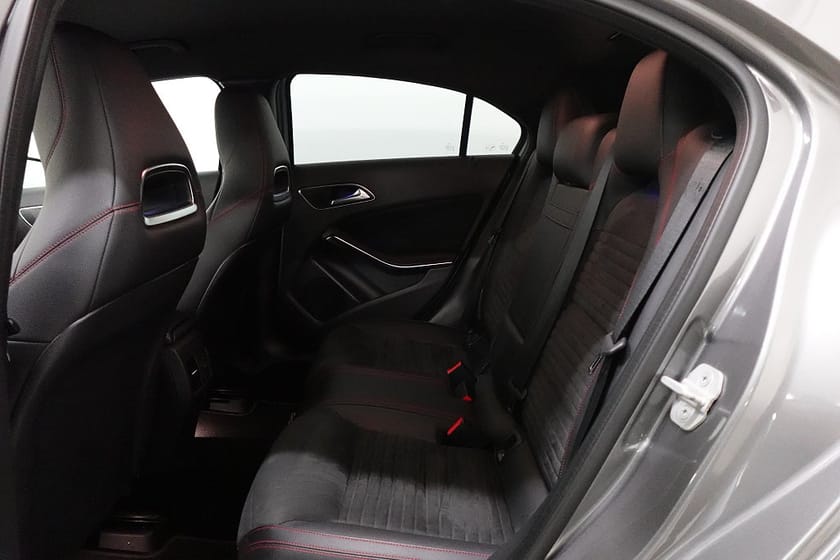 Bild 5 av Mercedes-Benz A 200 d 4MATIC 200d Keyless AMG Line D-Värmare Kamera H/K BLIS