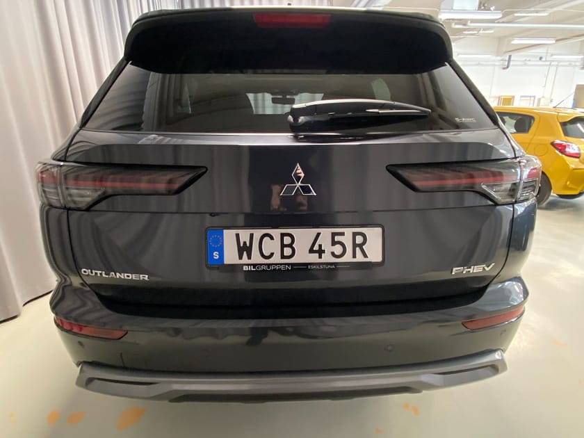 Bild 5 av Mitsubishi Outlander PHEV LaddHybrid 306hk Instyle Panorama Navi Yamaha