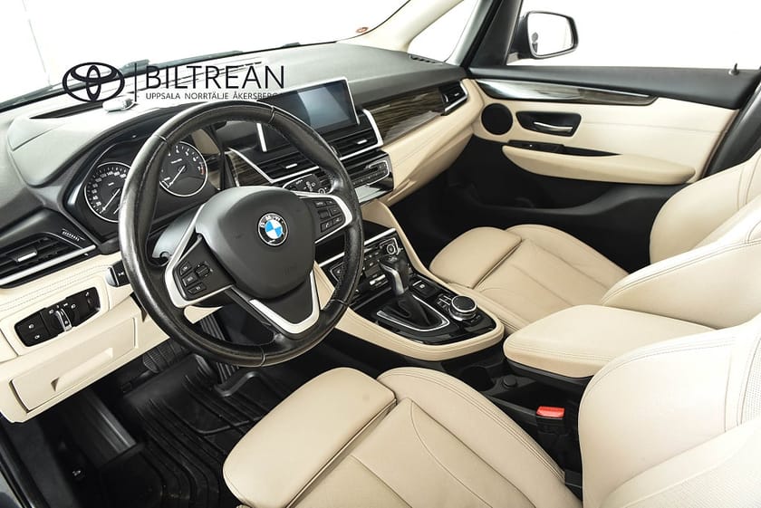Bild 3 av BMW 218i Active Tourer 218 Luxury Line Drag Navi Panorama Skinn