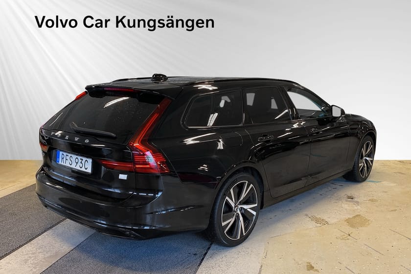 Bild 5 av Volvo V90 Recharge T6 Ultimate Dark DRAG PANO 360 H/K LÄDER