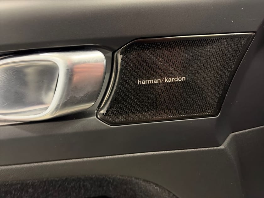 Bild 4 av Volvo XC40 Recharge T4 Inscription Expression, Förarstöd, Ljuspaket, Teknikpaket, Dynförlängning, Dragkrok halvautomatisk