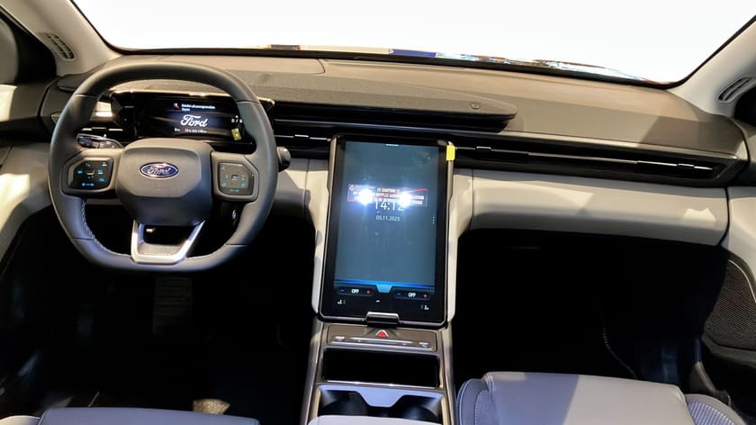 Bild 4 av Ford Explorer EV Extended Range RWD Long 286hk Business Edition