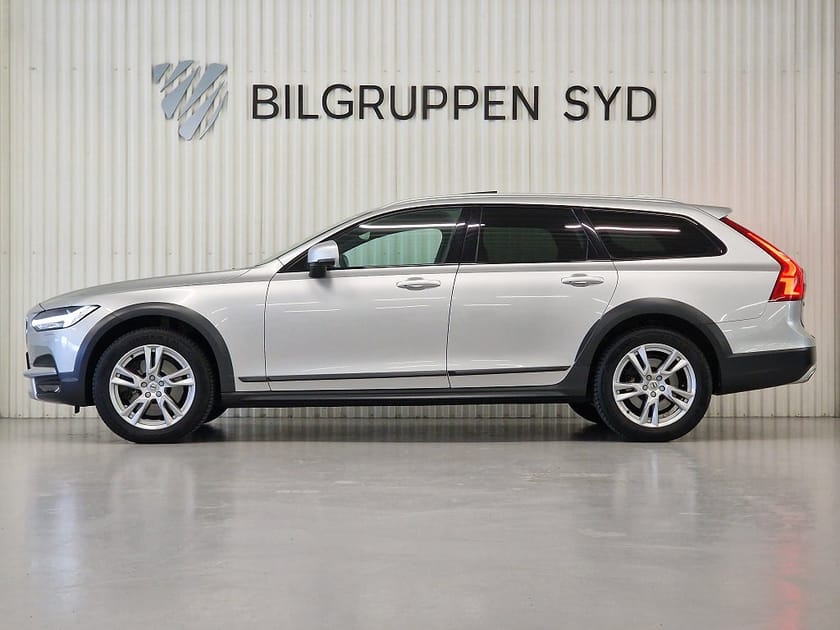 Bild 5 av Volvo V90 Cross Country D4 AWD Geartronic Inscription Pro|Panorama|Keyless|