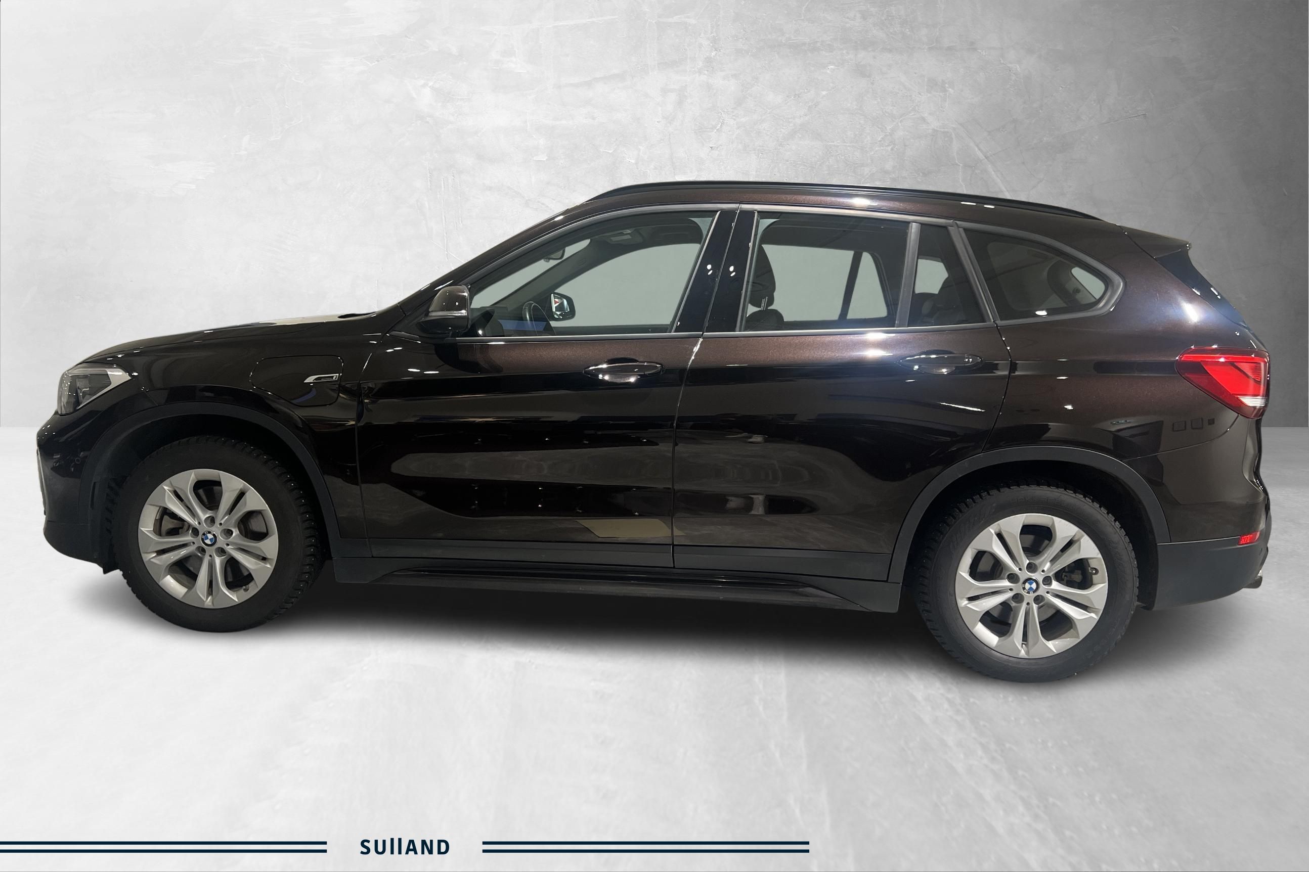 Thumnail bilde 1 av BMW X1 xDrive25e